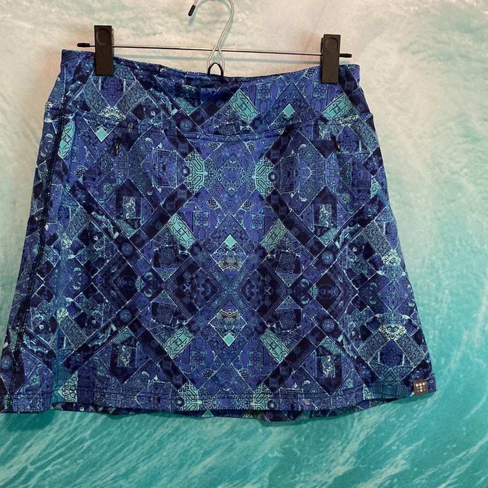 Title Nine skort excellent condition blue pockets Small